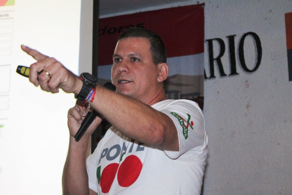 Presenta Fernando Mendoza ponencia “Ponte al 100” en la Secretaría de