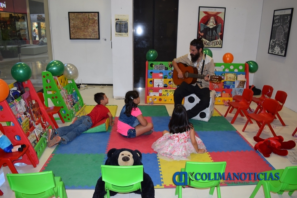 Entre libros, lectura, música y creatividad realizan Guateque Literario - colimanoticias