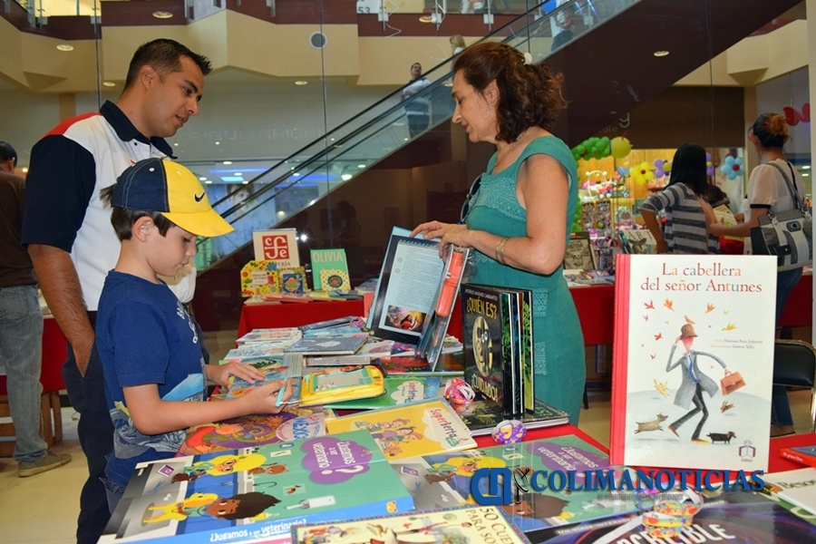 Hoy concluye el Guateque Literario en plaza comercial - colimanoticias