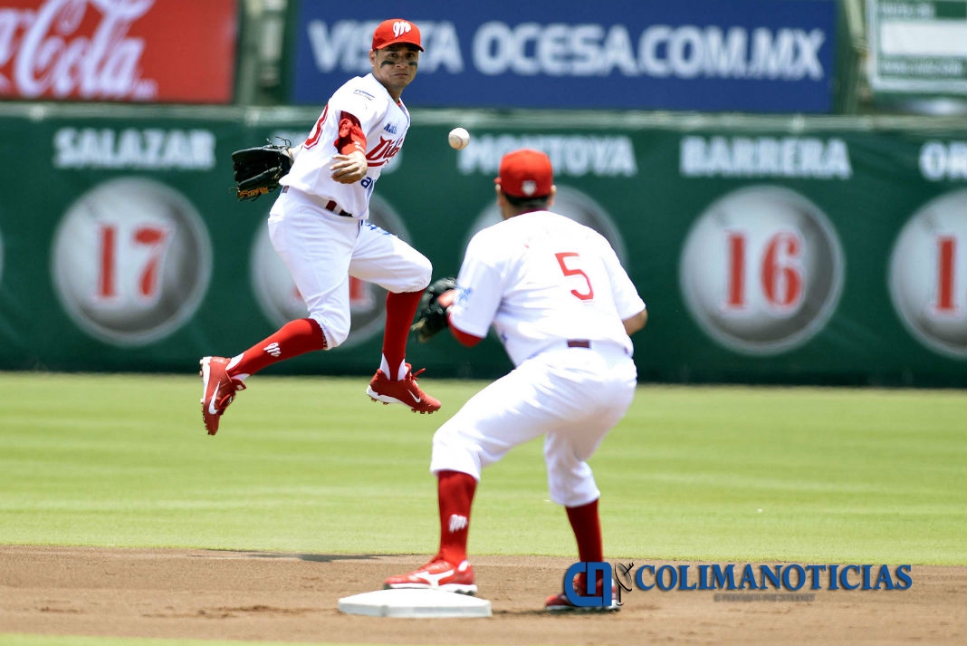 Roban el uniforme de los Diablos Rojos en Cancún — LMB Roban el uniforme de los Diablos Rojos en Cancún — LMB