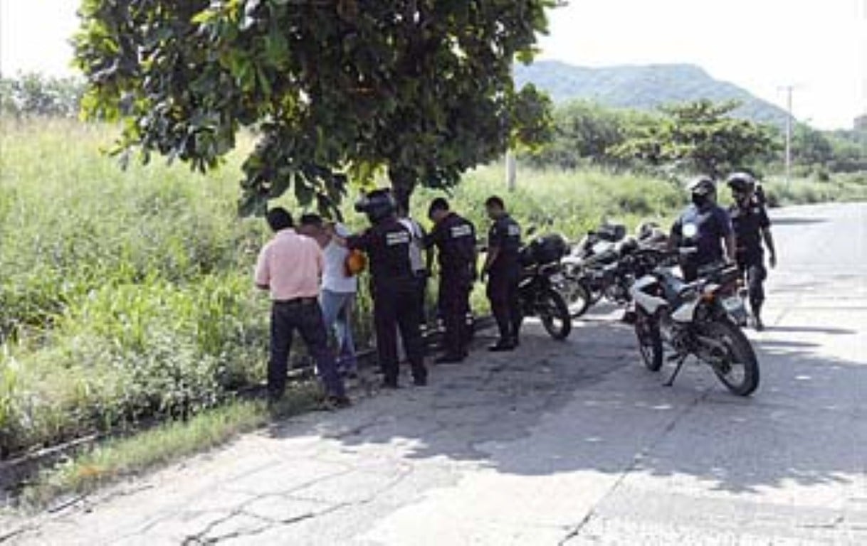 CN POLICIA (Medium)