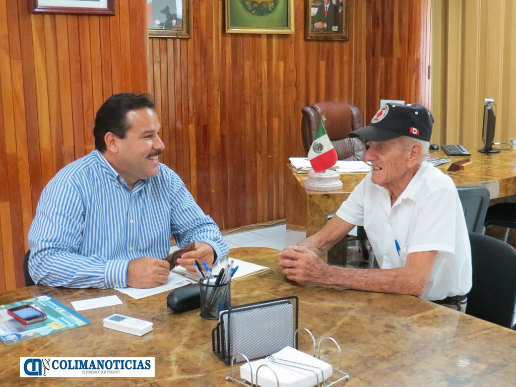 tito atiende adultos mayores