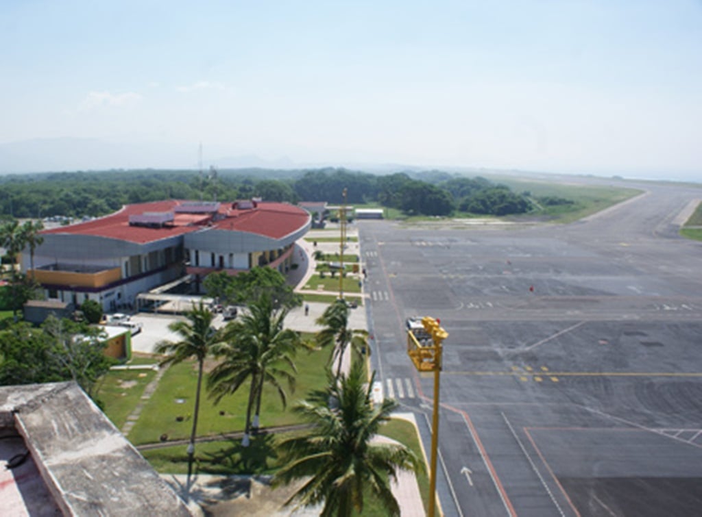 AEROPUERTO colima