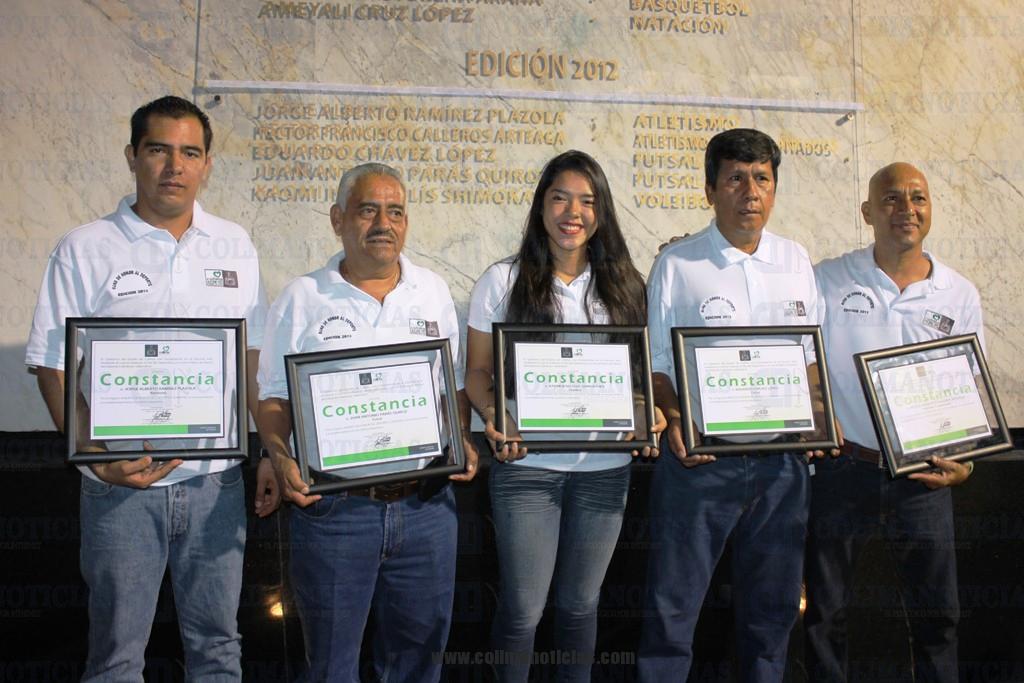 0202_OCTUBRE2013_MURO DE HONOR AL DEPORTE COLIMENSE
