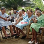 mujeres mayores de edad