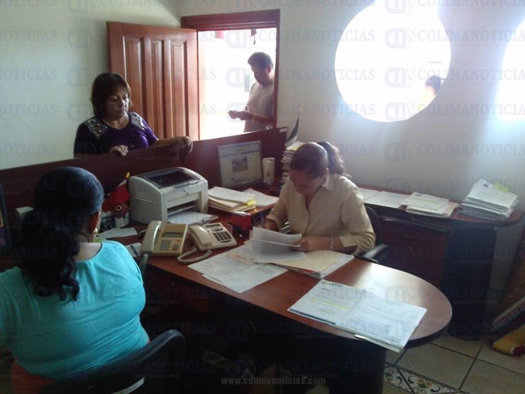 presentan documento