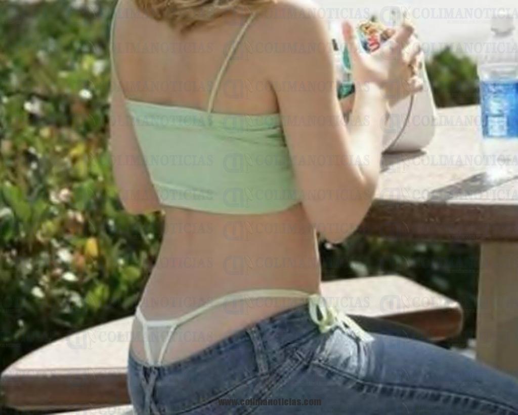 Mujeres sales usando tanga