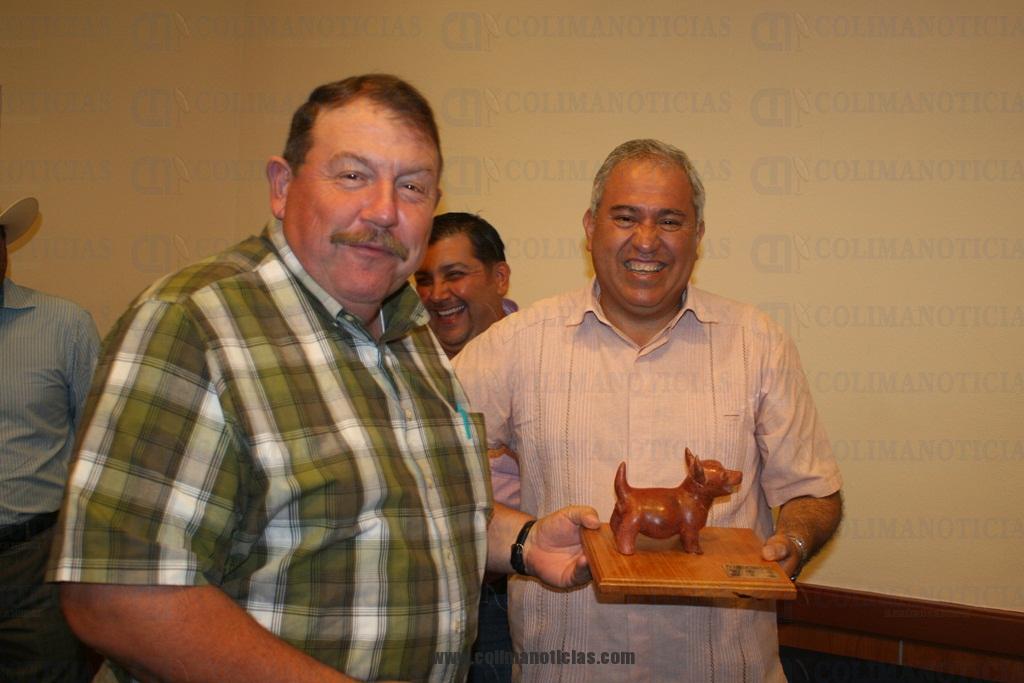 entregan premio