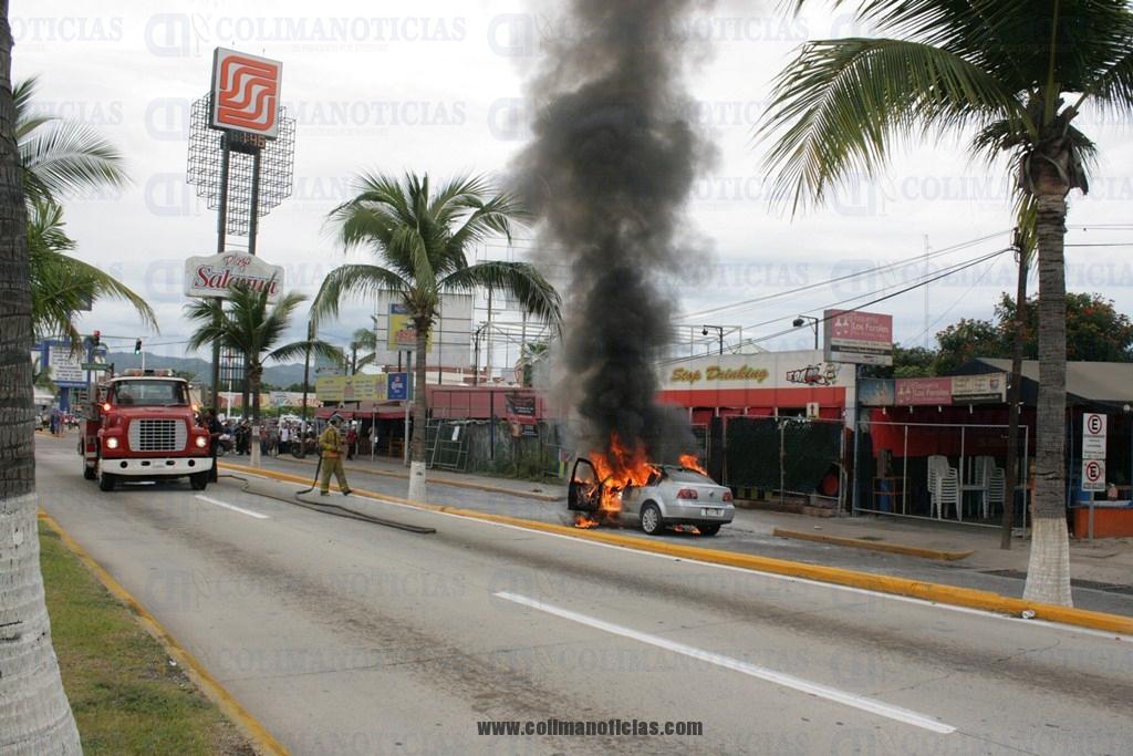 CN AUTO EN LLAMAS 1