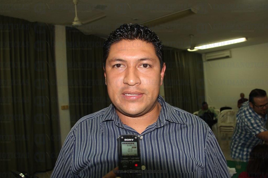 Edgar adrian ceballos, regidor