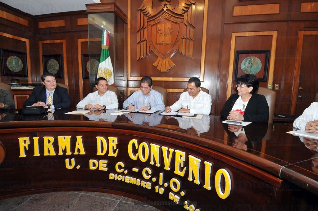 Firma de Convenio udec y optica