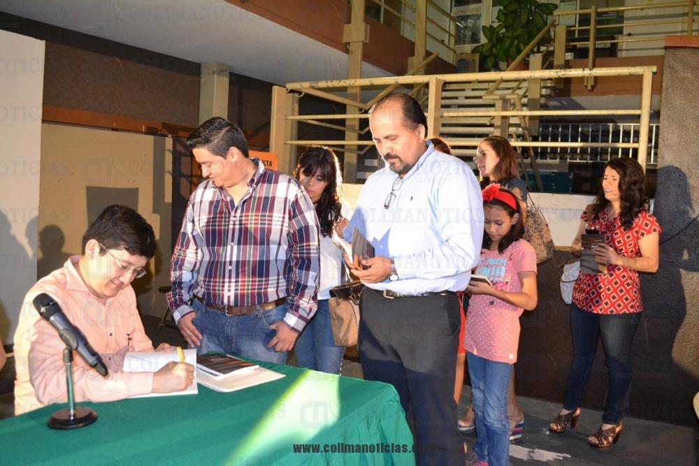 Presentaron el libro La memoria de Iztar y otros relatos de Sergio Zurroza (5)