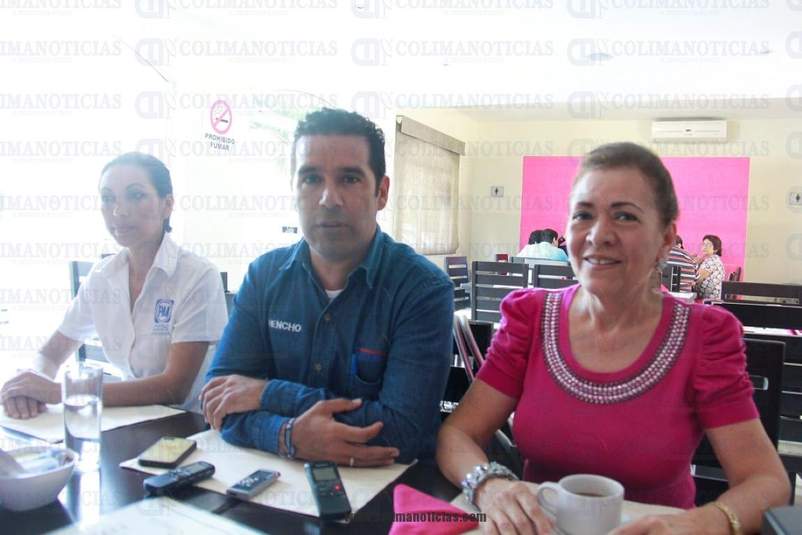 rueda de prensa regidores del pan en tecoman (Medium)