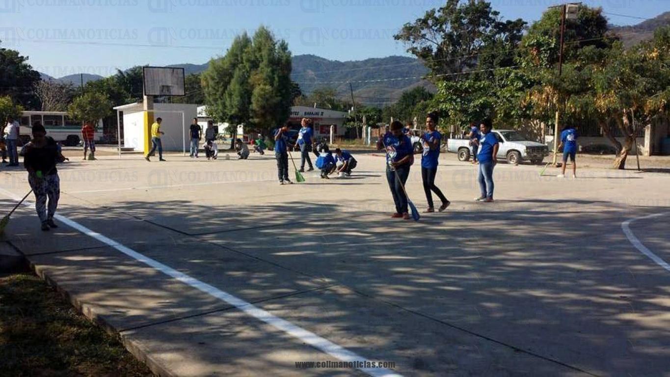 BRIGADA DE LIMPIEZA EN COALATILLA PAN. (Medium)