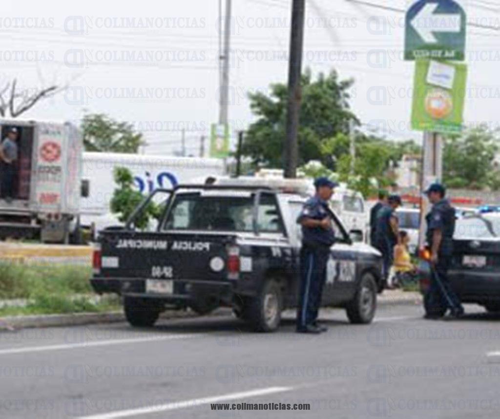 AUTO ROBADO policias