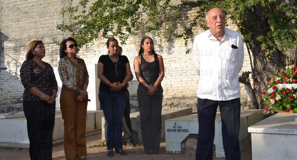 HOMENAJE GRISELDA ALVAREZ PANTEON
