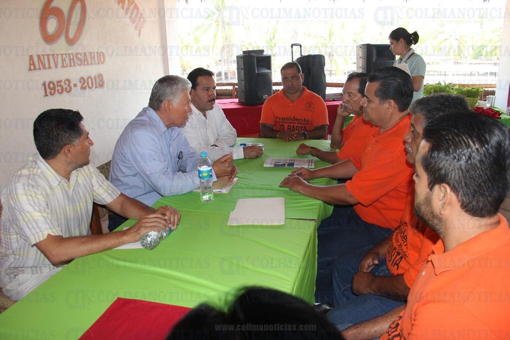 se reune delegado de la SEGOB con sindicalizados de Tecomán