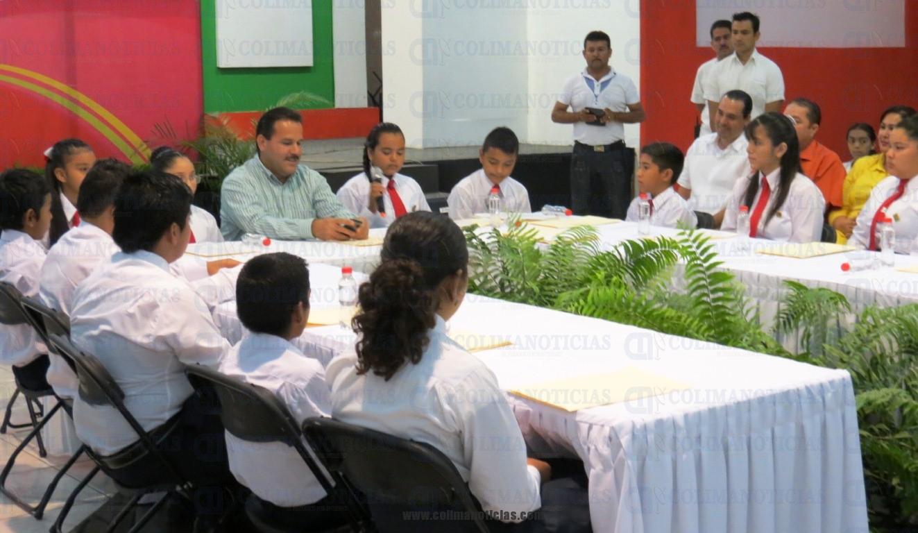 CABILDO INFANTIL EN TECOMAN (Medium)