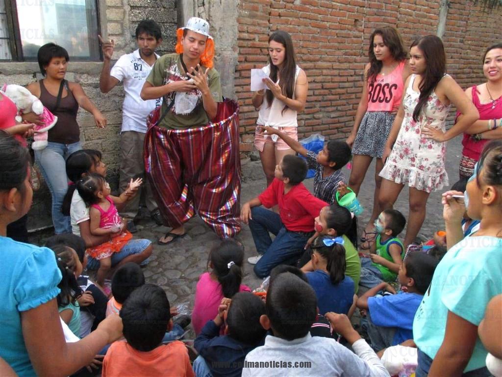Extra_Dona Voluntariado UdeC Juguetes a niños cañeros_c (Medium)