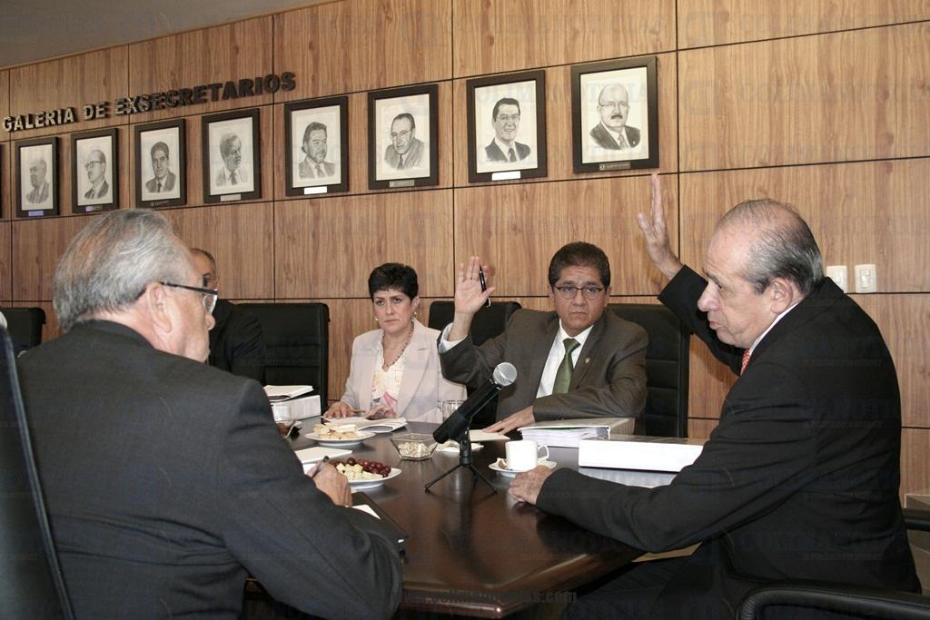 Asiste rector a reunión con Sistema Nacional de Educación a Distancia