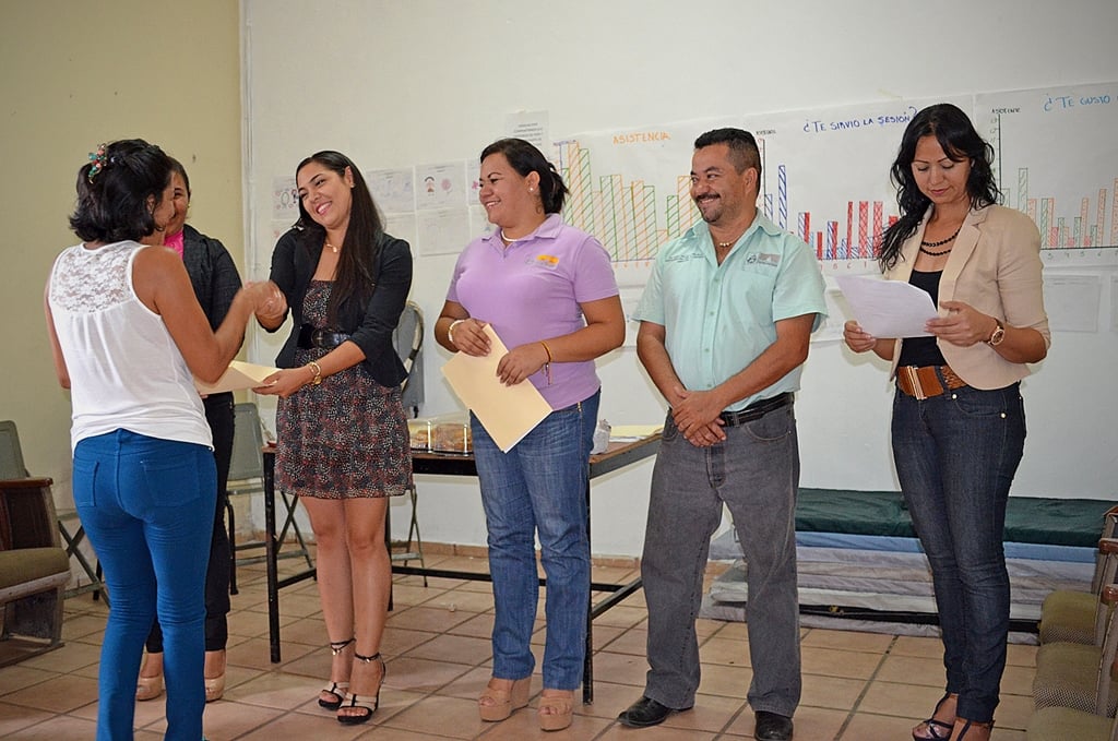 Indira Vizcaíno clausura los cursos de grupos de autoayuda CEPAVI