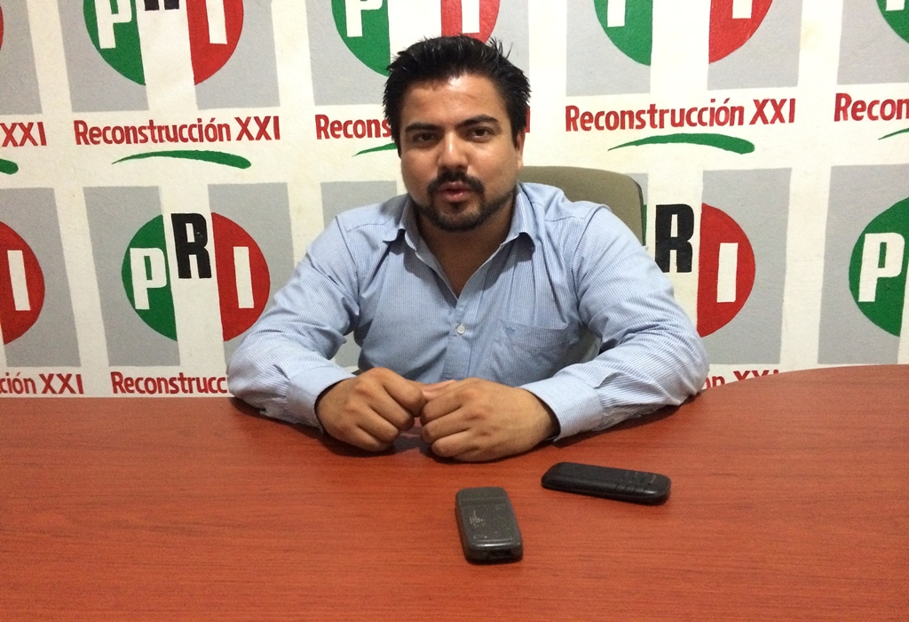 JULIO ANGUIANO LIDER DEL PRI EN TECOMAN