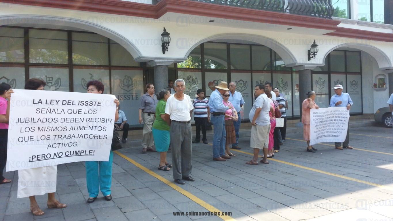 manifestacion issste jubilados