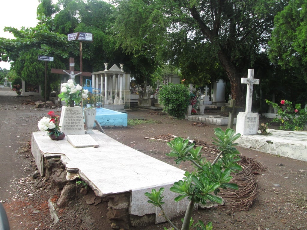 panteon municipal colima