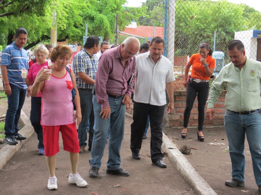 rehabilltan espacios deportivos en tecoman (Medium)