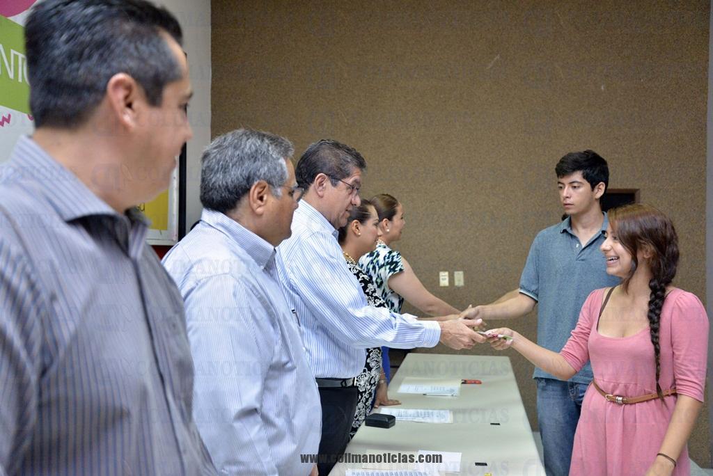 Entrega de Becas Caramiga