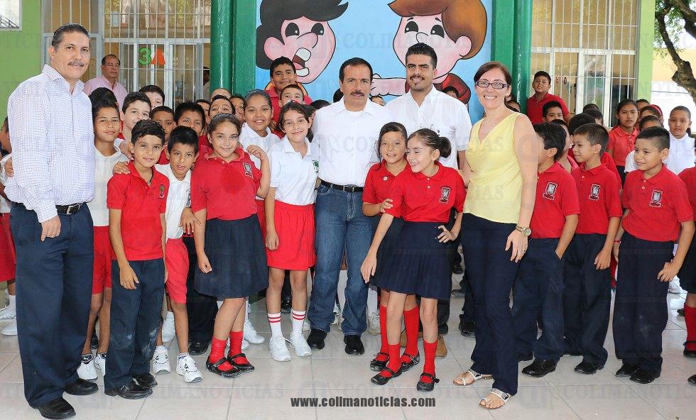 Visita a la Primaria Libro de Texto (4)