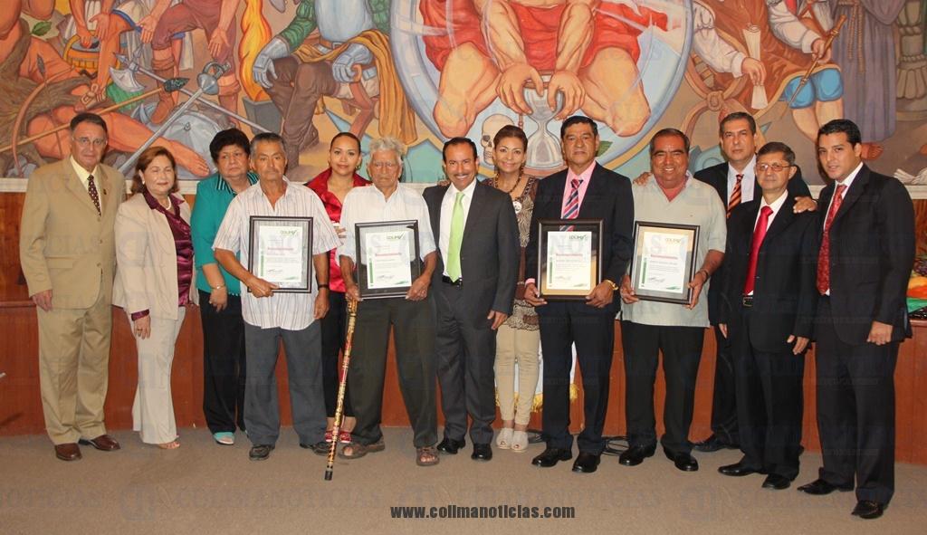 reconocen al adulto mayor