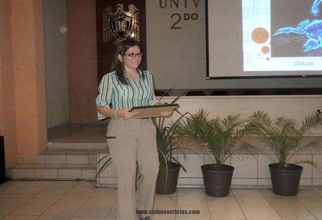 Conferencia de Laura Valdez