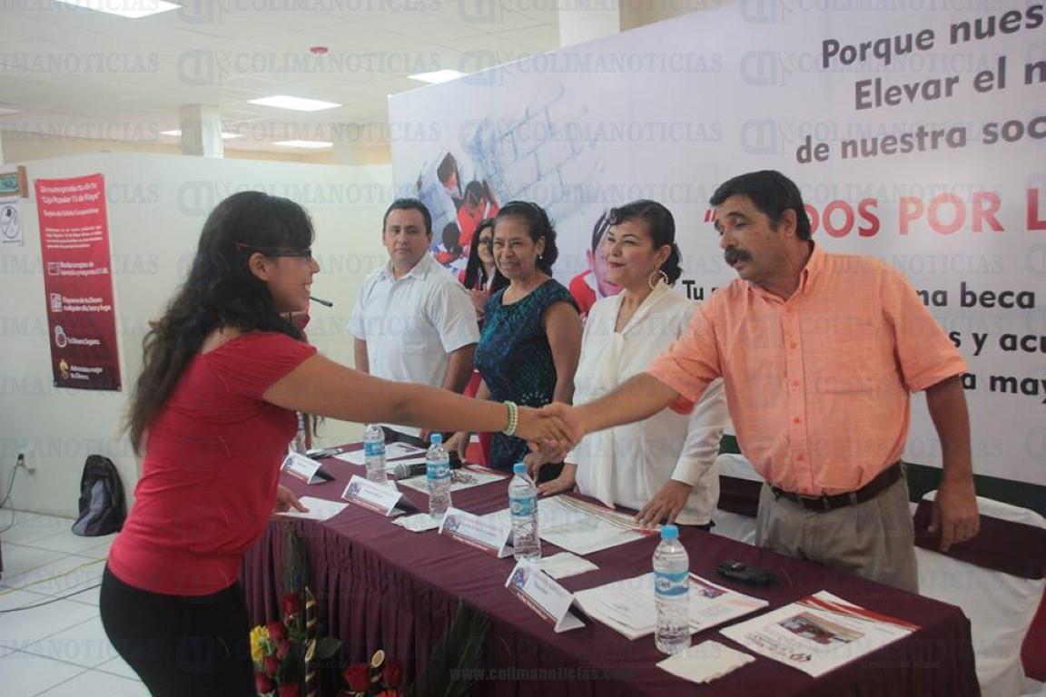 becas 15 de mayo (Medium)