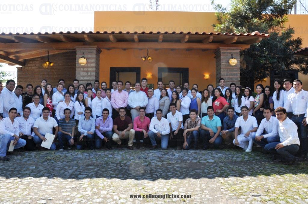 Desayuna rector con presidentes de sociedades de alumnos (1)