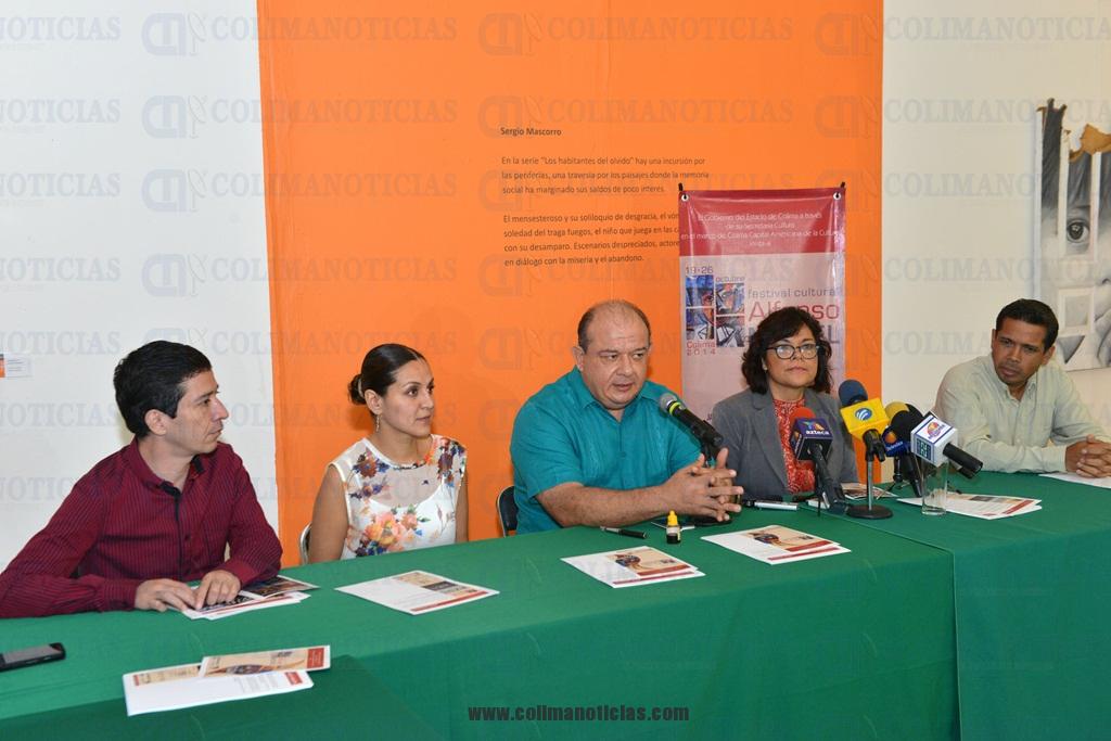 El Secretario de Cultura, Rubén Pérez, acompañado por funcionarias de Conaculta anunció el Festival Cultural Alfonso Michel 2014 (2)