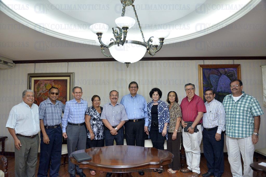 Visitan Jubilados y Pensionados al rector (1)