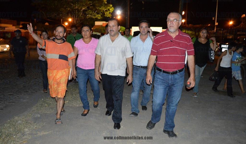 atiende tito vazquez a colonos de la chamizal