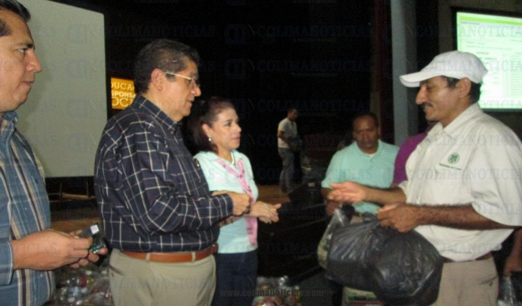 hernandez nava y esposa