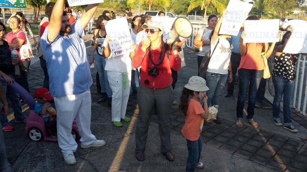 manifestantes informe mario anguiano