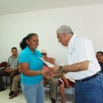 Gobierno del Estado entrega apoyos a pescadores