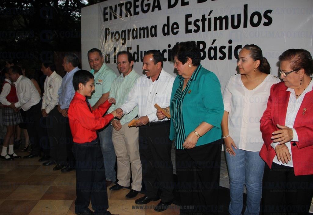 becas colima 16 ene