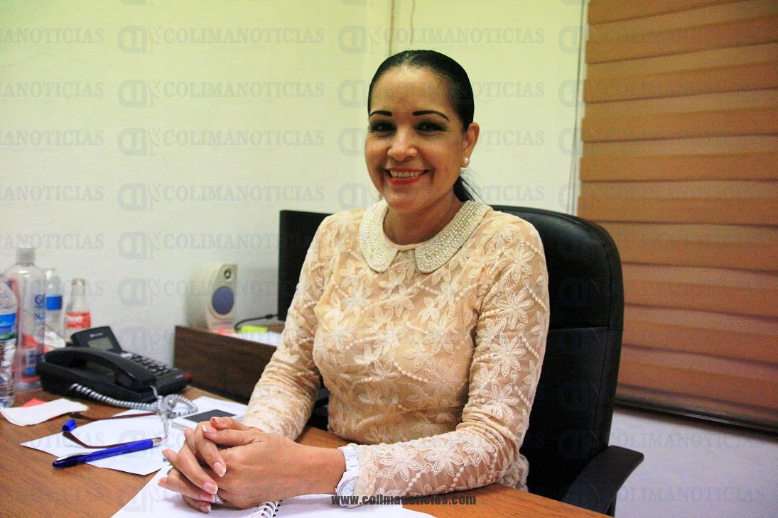 tesorera de armer+¡a Marina Nieto