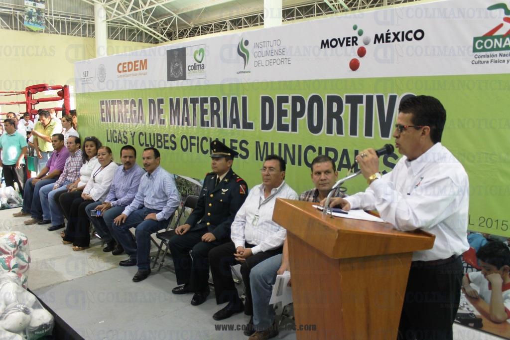 0159_FEBRERO2015_CONADE_Entrega de Material Deportivo a Colima