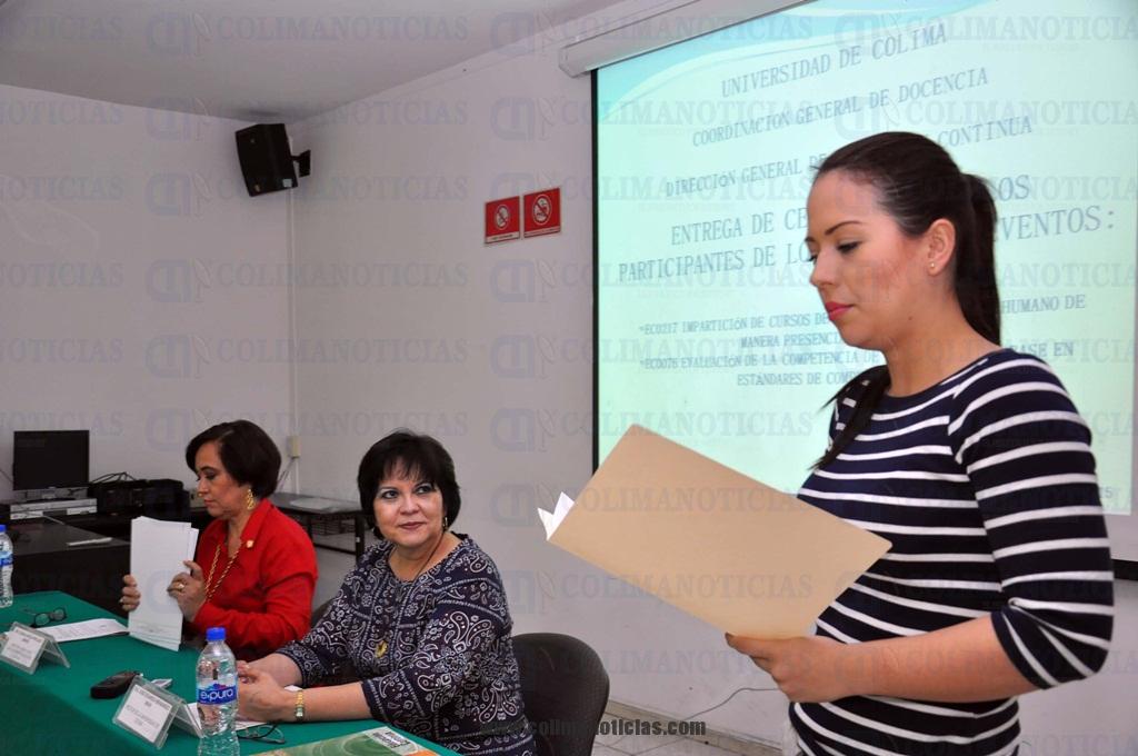Entrega de certificados en competencia laboral_f