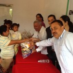 Entregan dotaciones alimenticias