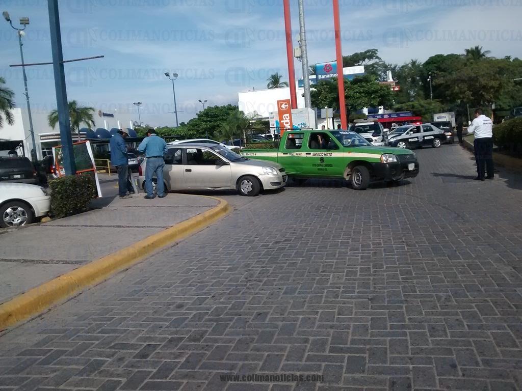 choque en PLAZA COMERCIAL