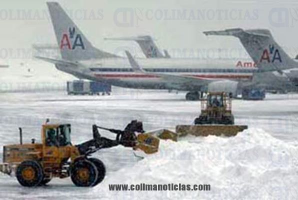 tormenta de nieve en aeropuerto