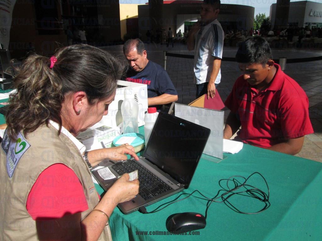 2 mil 200 colimenses buscan trabajar en EU5 - copia