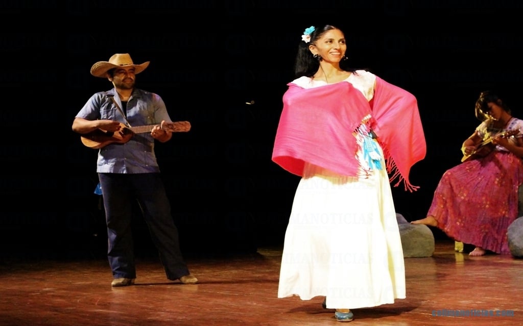 Se presenta grupo Hoja Santa